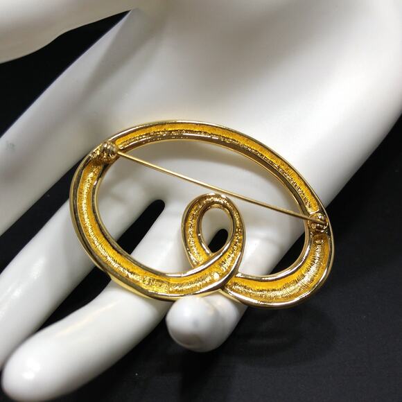 Vintage Monet Modernist Brooch, Gold Plated, 1980s, 2 1/4 Inches - Picture 3 of 10